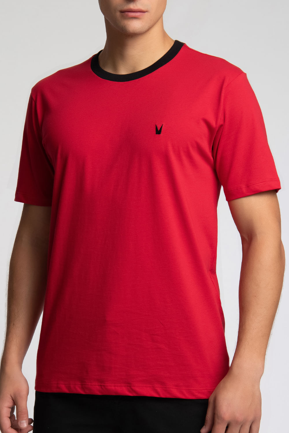 Camiseta Slim Vermelha - Logo Bordado